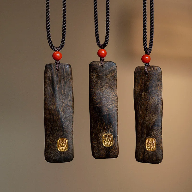genuine-submerged-daragan-agarwood-pendant-high-end-cultural-and-play-pendant