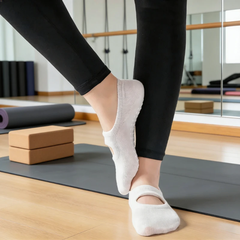 

Новые силиконовые нескользящие носки для йоги, женские, больших размеров, без задника, дышащие, спортивные, однотонные, хлопковые, невидимые, для пилатеса