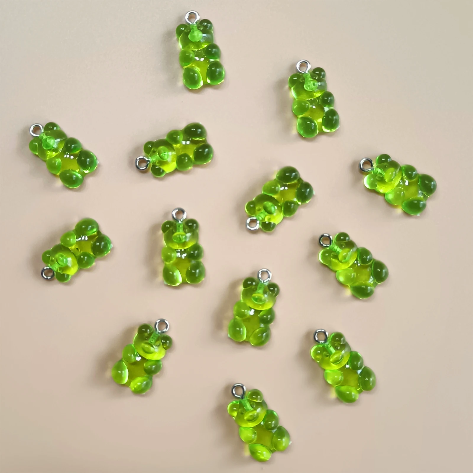20 Stück bunter Süßigkeiten-Teddybär-Gummie-Schmuck, DIY-Anhänger, niedliche Ohrring-Halskette, kreative Entdeckung, 20 x 10 mm – Detail 3