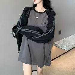 Korean Casual Women's Striped Spliced O-Neck T-shirt Streetwear Fashion Long Sleeve Loose Midi Tops for Female Spring Autumn