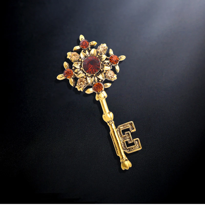 Vintage Baroque Palace Style Key Brooches Pins For Women Girls Elegant Crystal Retro Suit Coat Badges Buckle Accessories