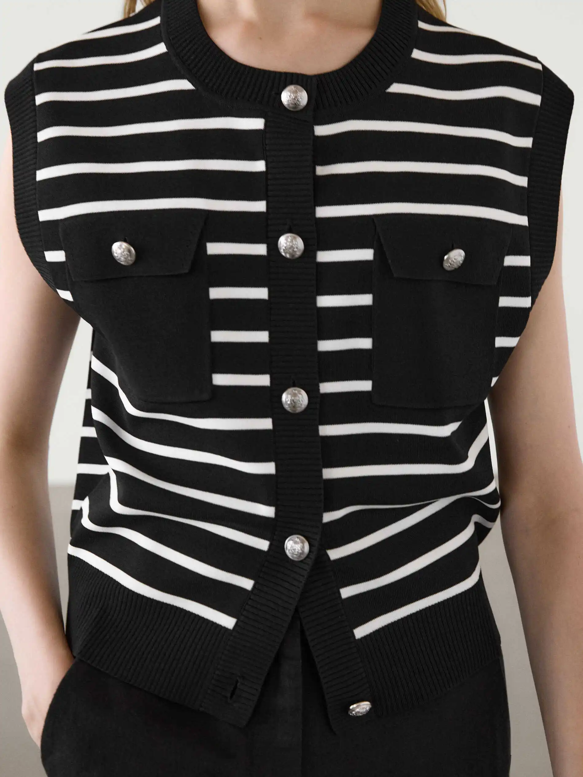 Ethereal MD 2025 massidutti automne nouveau style de femmes décontracté mode rayé col rond tricot gilet sans manches