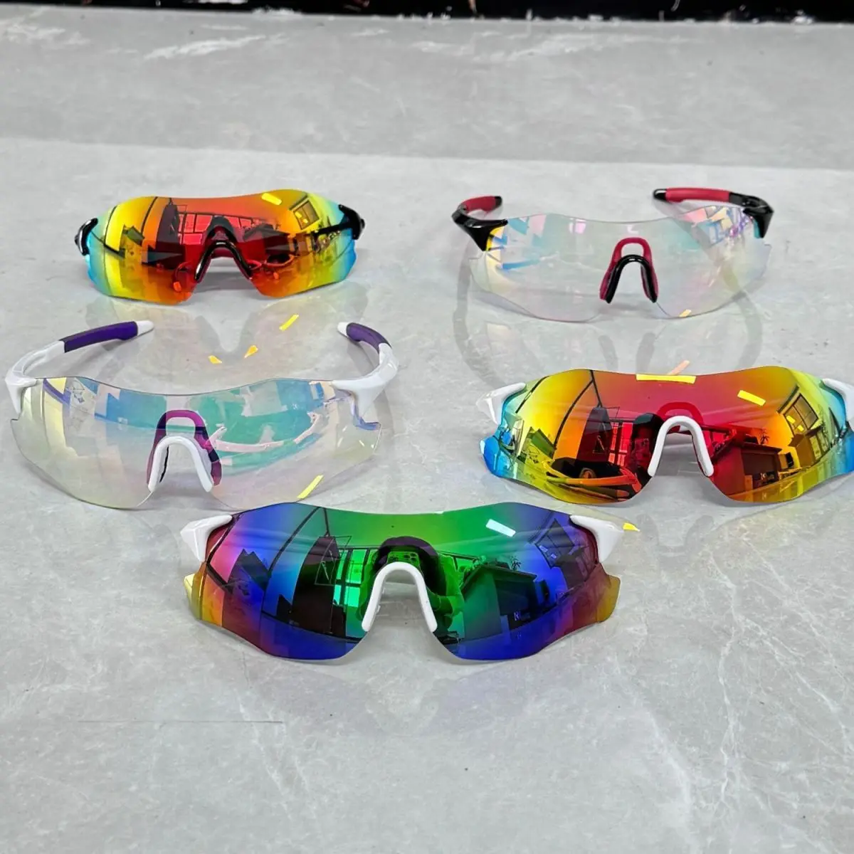 

Ultra-lightweight windproof running glasses, marathon protective goggles, sports outdoor unisex photochromic cycling goggles