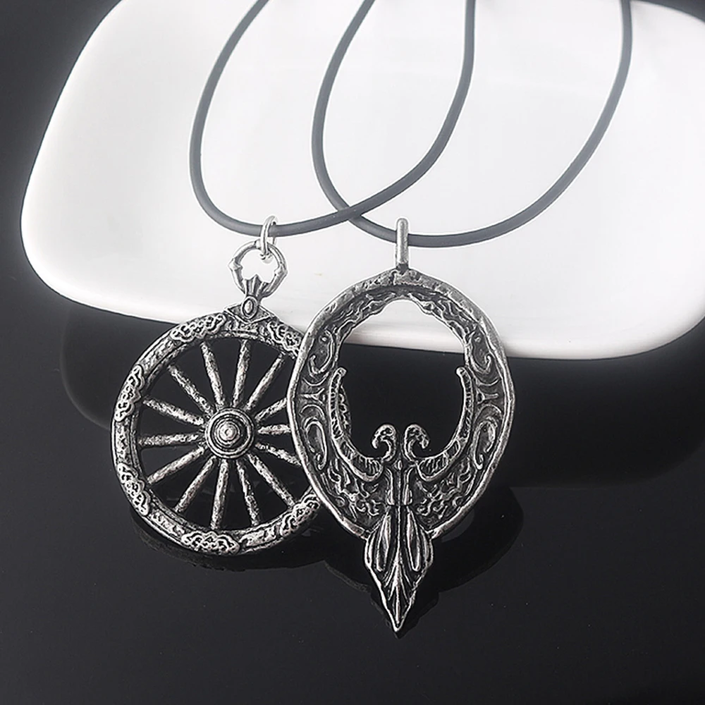 Bloodborne Sword Hunter Necklace Eye Watcher Crow Wheel Badge Pendant Necklace for Women Cosplay Jewelry Gift