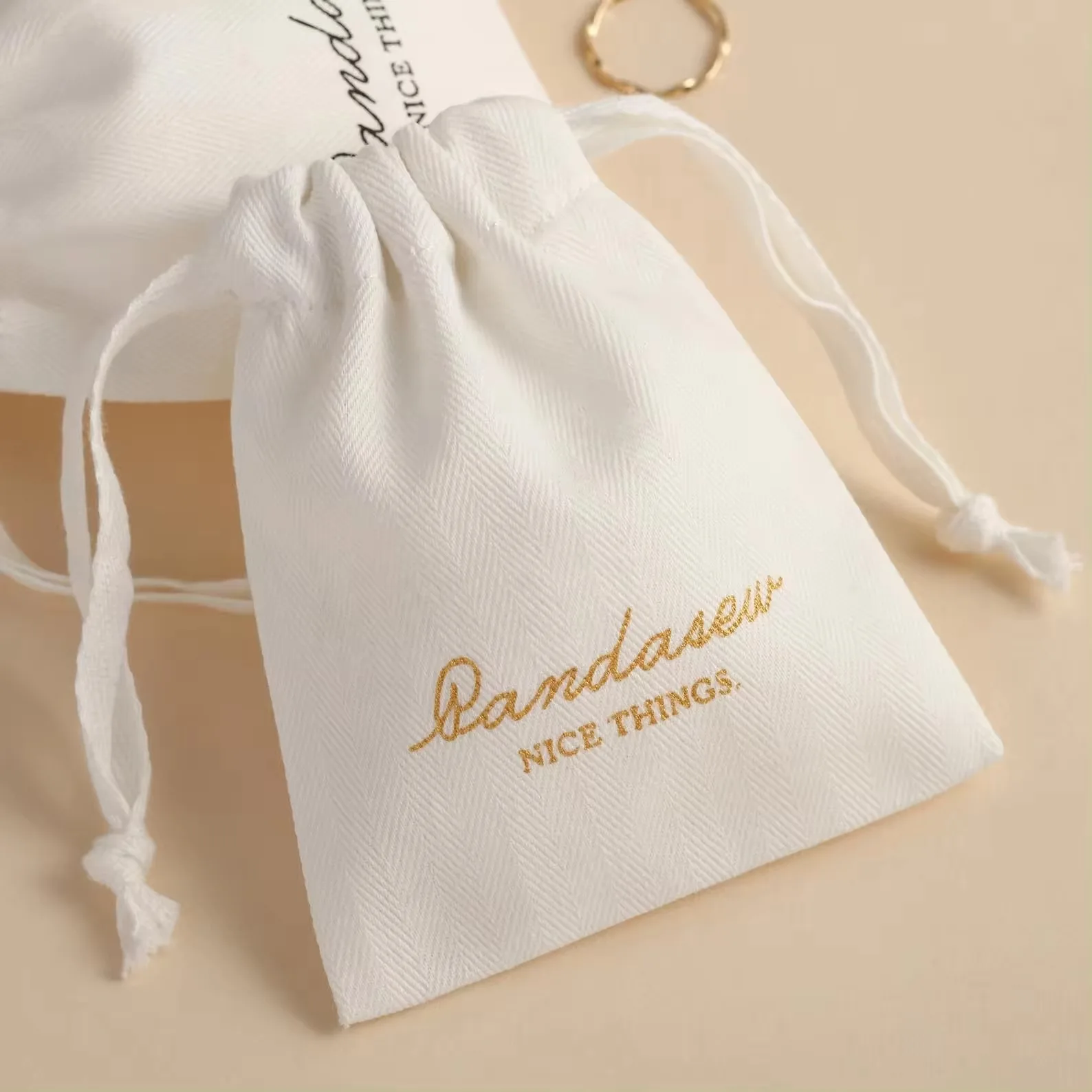 

Custom Logo High Quality White Herringbone Cotton Drawstring Packaging Bag Jewelry Gift Pouch Birthday Wedding Party Candy bag