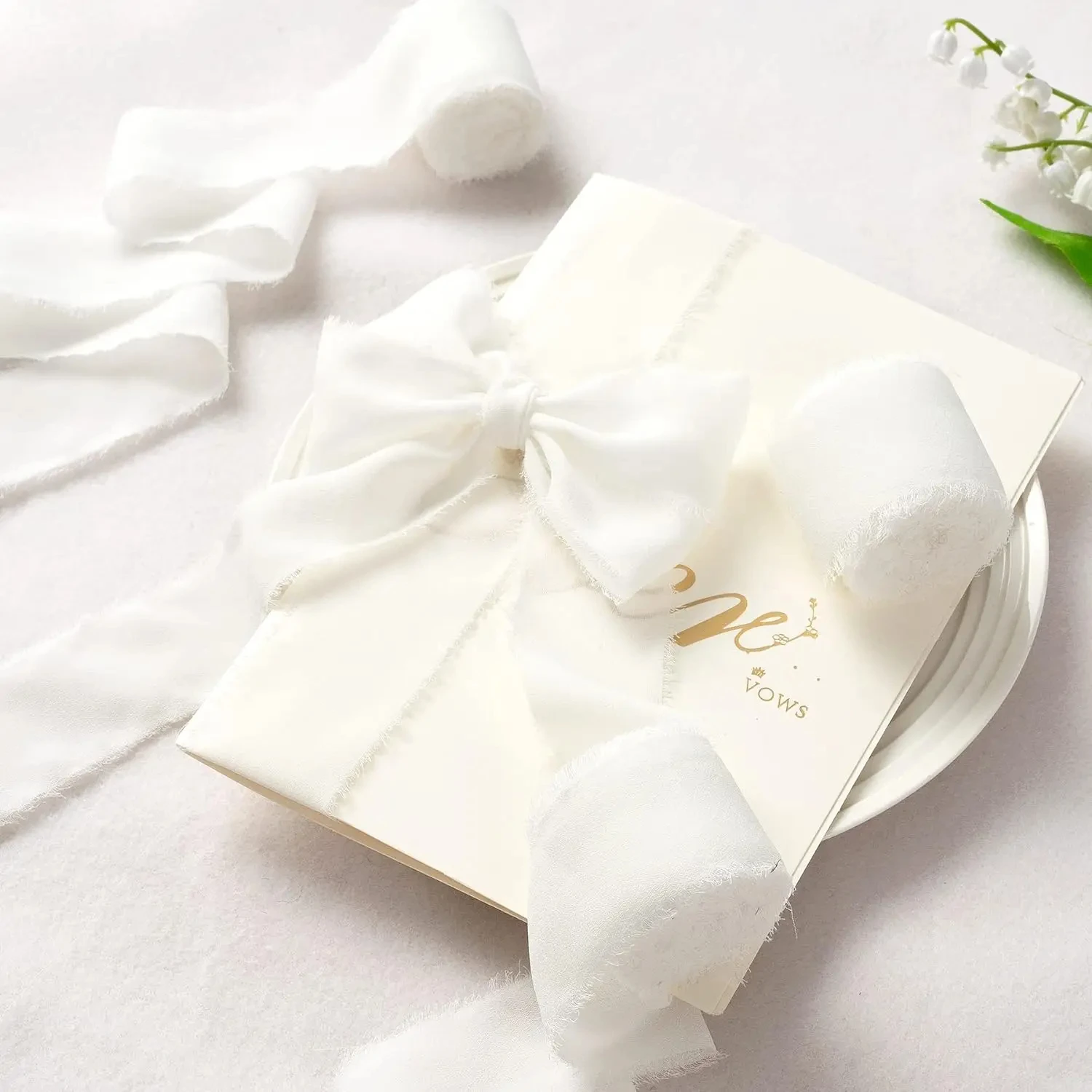 3 rolls of 5-meter white chiffon ribbon bouquet packaging, wedding invitation letter decoration, gift packaging, and bow making