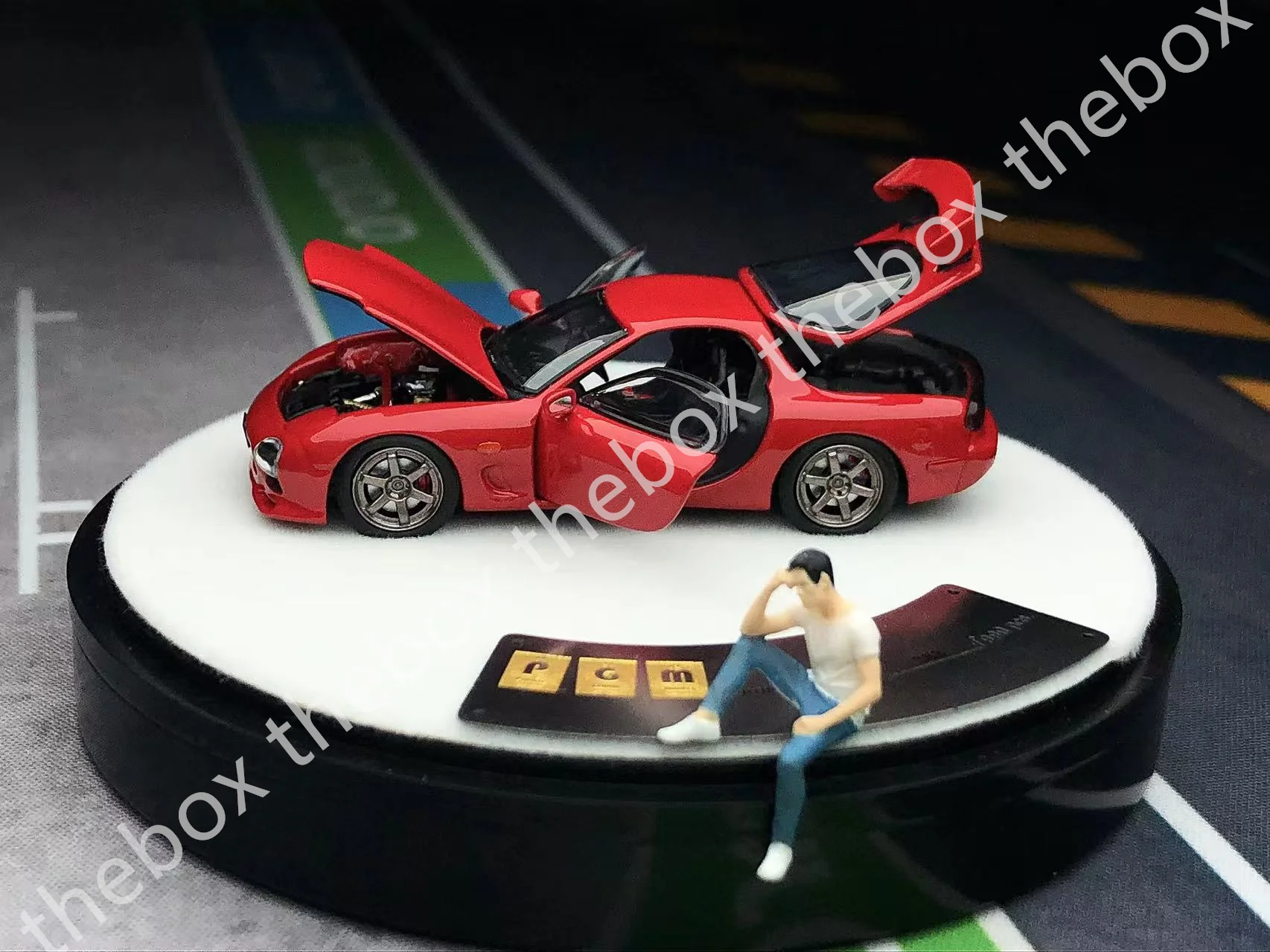 In theBox Store PGM 1:64 JDM Czerwony RX7 FD3S Okrągły Model Wyścigowy Sportowy Odlew Metalowy Limitowana Edycja