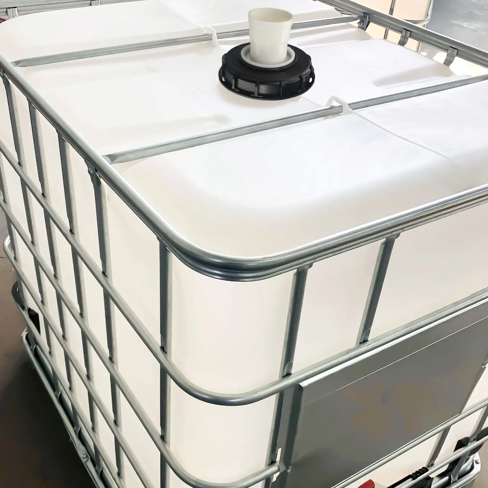45 90 Vertical 180 Angles T-shape Vertical 5-way Hole Ton Pail Accessories Black DN150-165MM Red DN225-245MM IBC