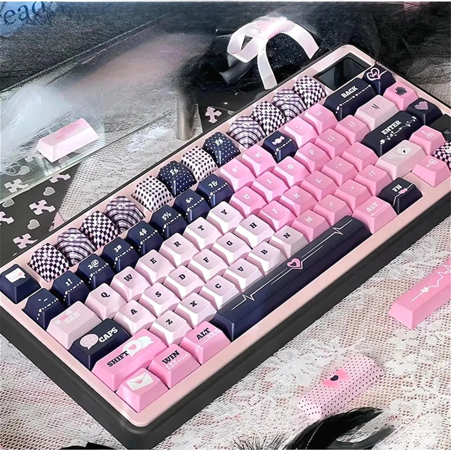 

Брелок Heart Signal Theme Cherry Keychain PBT, 132 клавиши, черный, совместим с механическими клавиатурами 60/64/84/98/108