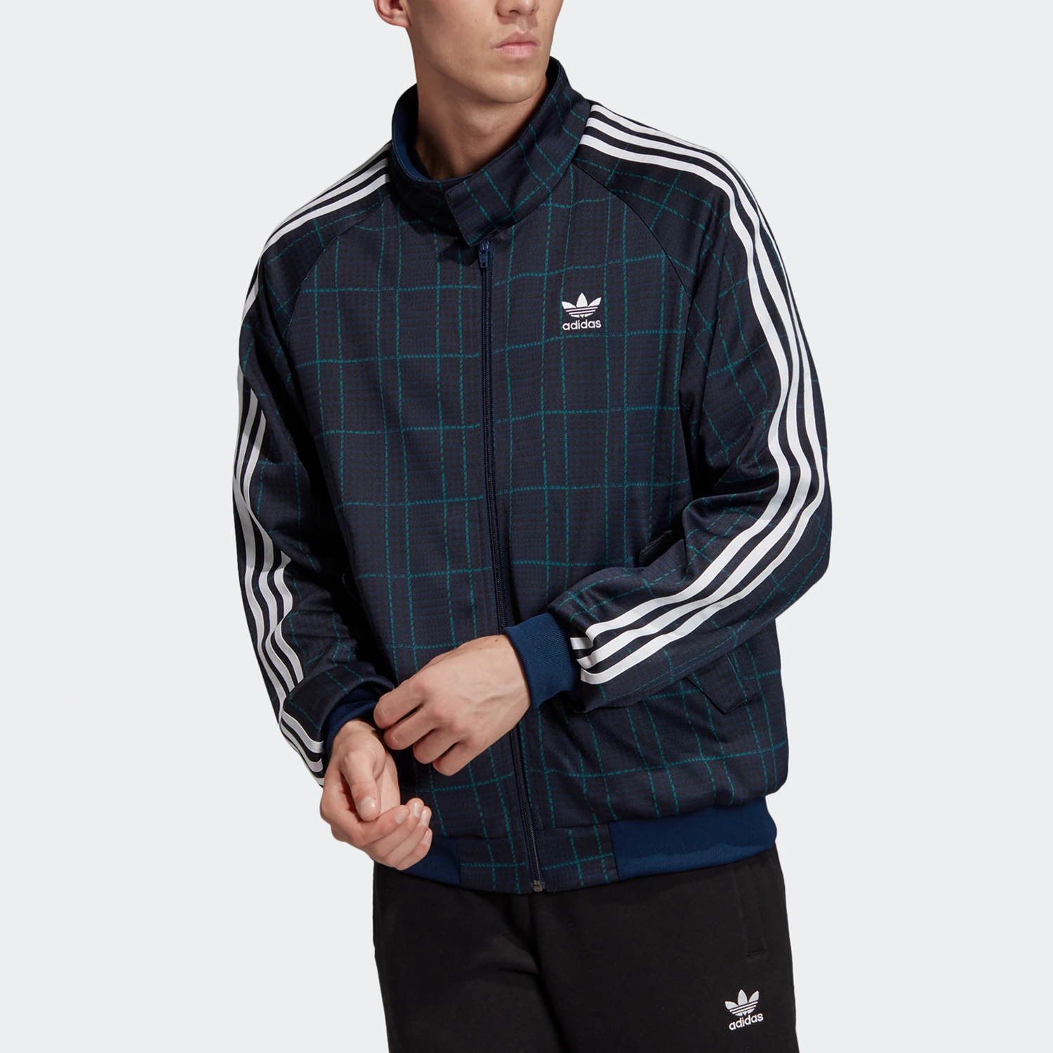 Adidas Authentic Trefoil TARF JACKET ED6130: 일상에서 스타일과 기능을 동시에 잡은 남성 캐주얼 자켓의 진짜 실력