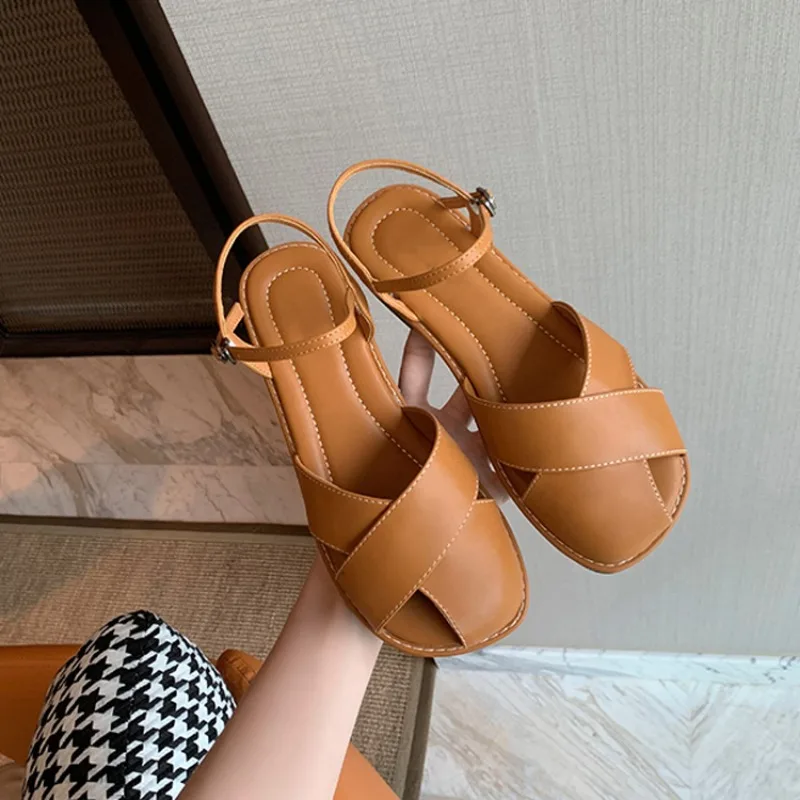 New Summer Fragrant Style Hollow Out One Line Buckle Low Heel Sandals for Children\'s Solid Color Baotou Flat Bottom Beach Shoes