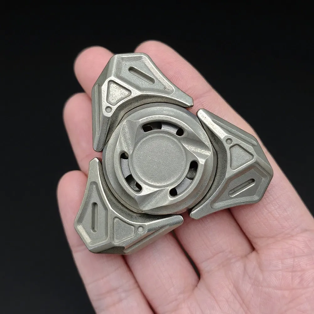 LARKedc Cerberus Fidget Spinner de tres palas, juguetes antiestrés de Cupronicked de Metal para adultos, accesorios de escritorio de oficina