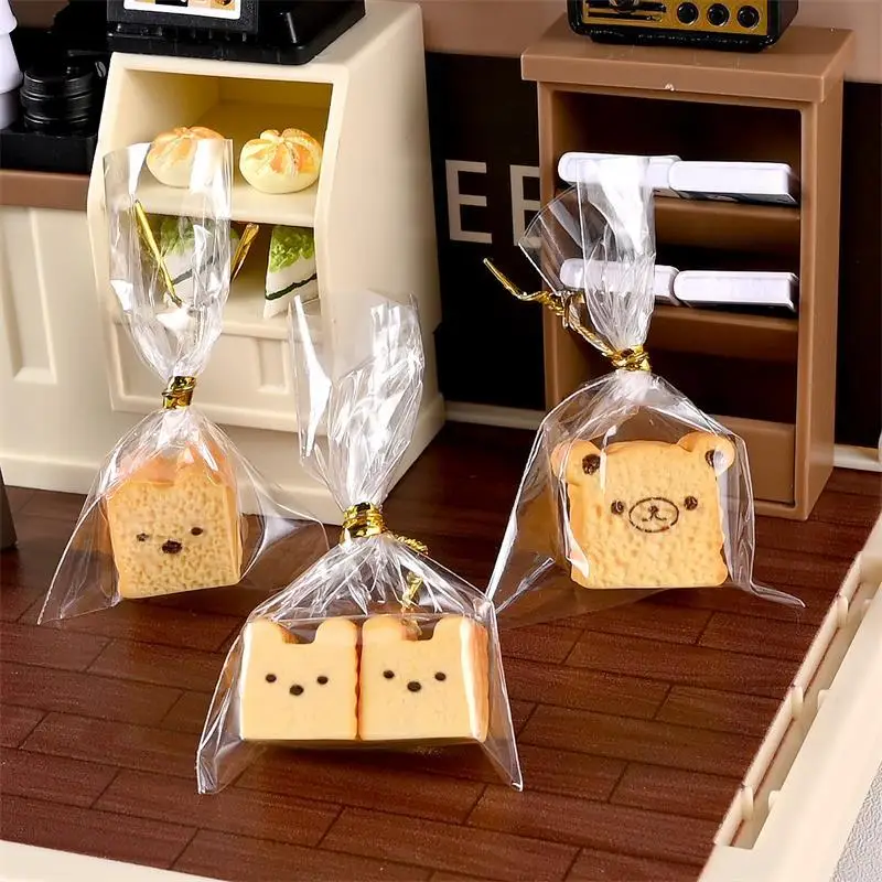 [JN] 5 قطع دمية لطيفة لعبة طعام المطبخ المصغرة مع أكياس خبز التوست نموذج ديكور المنزل لعبة لعب الأطفال الصغيرة