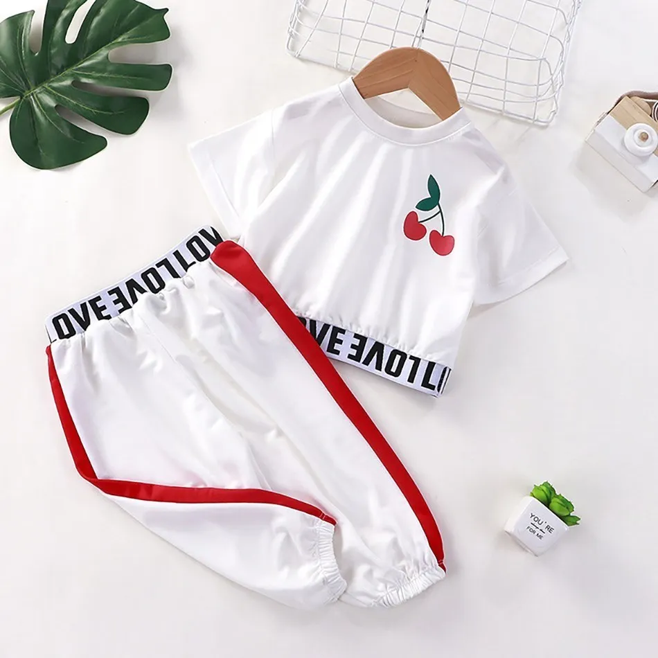 2-10 Years Old Girls Summer Solid Color Exposed Navel Short Sleeved Top And Cropped Pants Two-Piece Set Girl's Daily Casual Set