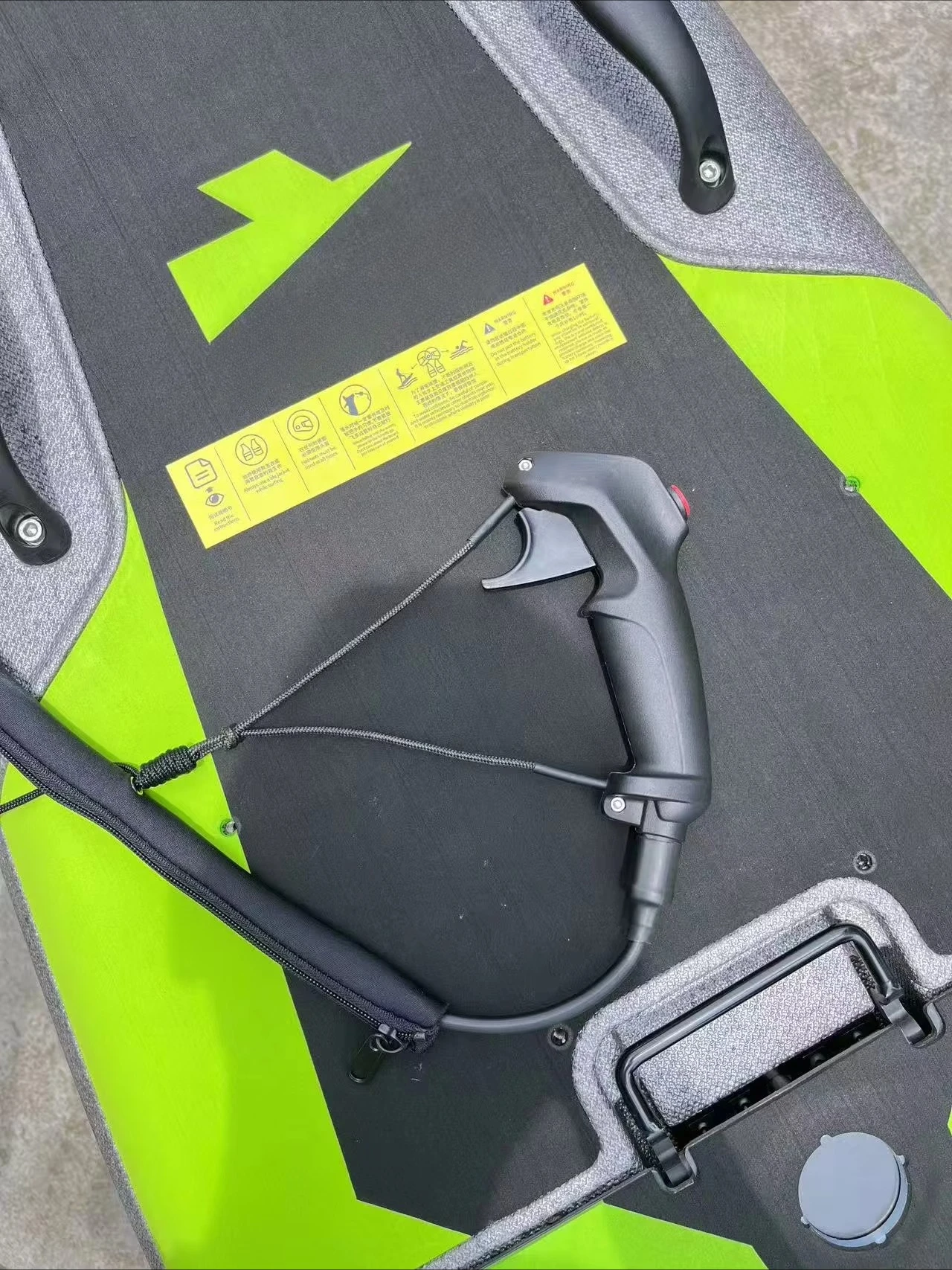 معدات الرياضات المائية المتخصصة، ألواح ركوب الأمواج الكهربائية عالية السرعة والتثبيت، زلاجات مائية واقفة ولوح مجداف