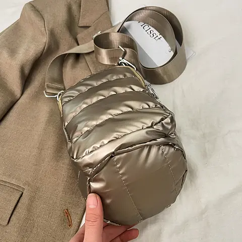 Shoulder Strap Water Bottle Carrier Bag Nylon Front Pocket Water Bottle Holder Down Portable Water Bottle Sling Bag Case Travel