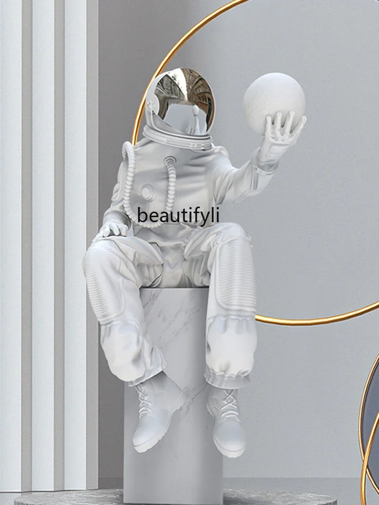 FRP sculpture floor-to-ceiling ornament, large astronaut, artistic and creative decoration at the entrance of the store