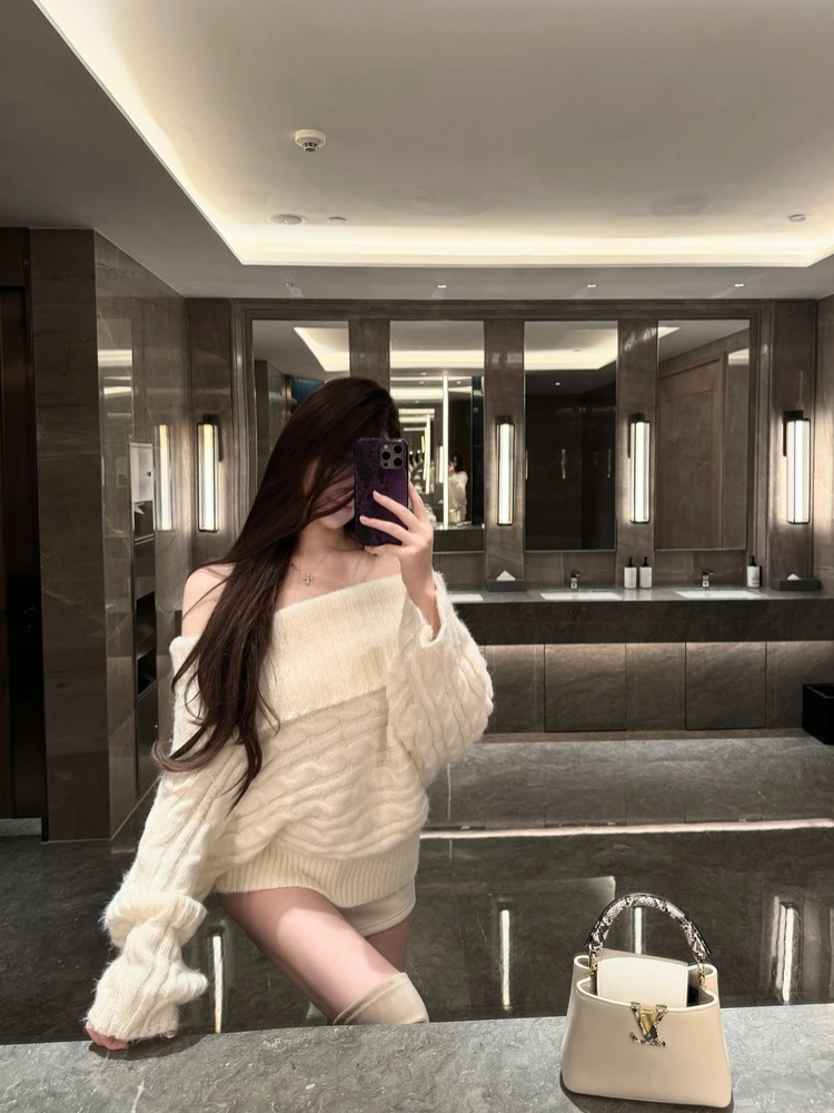 

M900 Women's Knitted Sweater 2026 New Winter Faion Loose One-oulder White Lazy High-End Feeling Small Size Friendly
