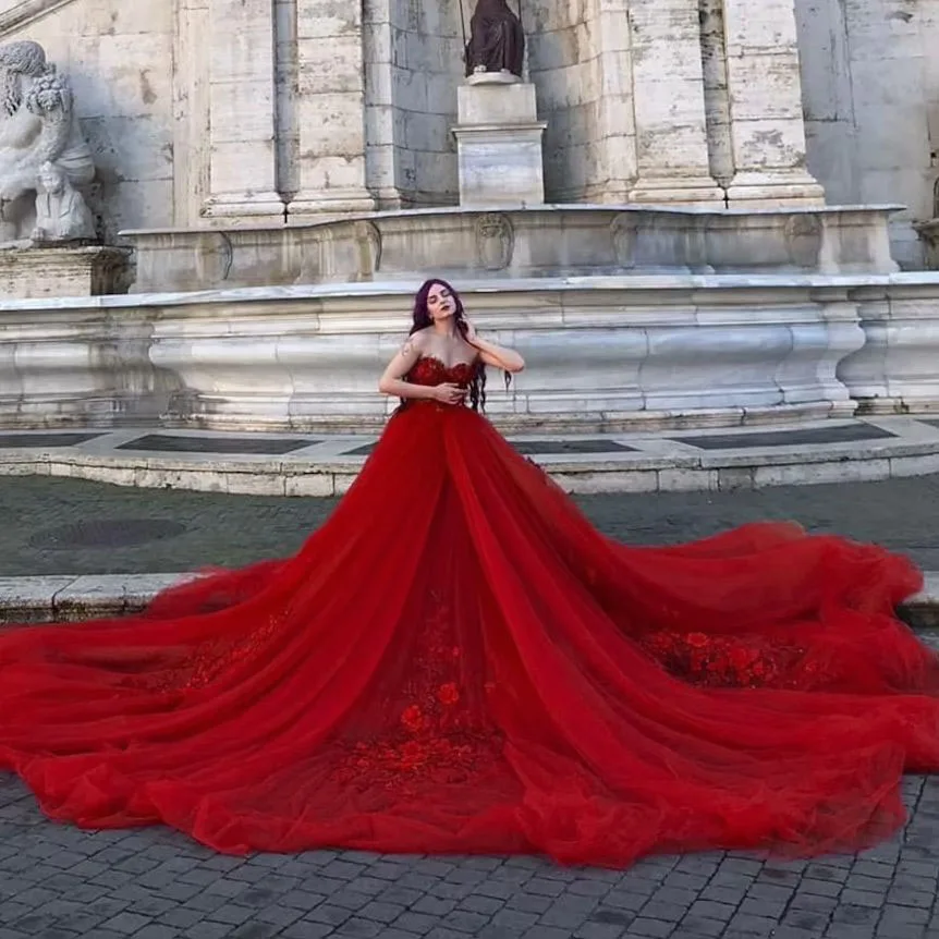 Stunning Red  Prom Dress Couture Corset Ball Gown with Long Train for  Photoshooting Strapless Sweetheart Evening Gown Customize