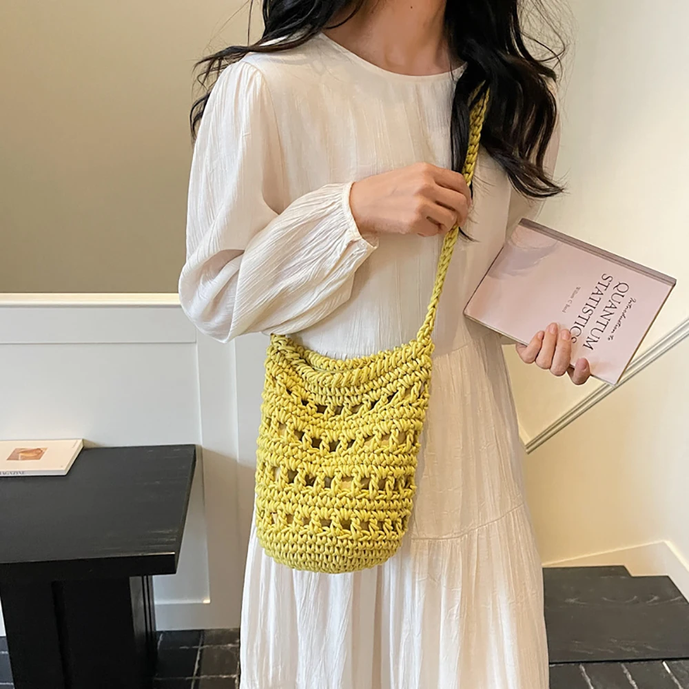 

Women's Crochet Hollow Woven Small Crossbody Bag Casual Vacation Aesthetic Daily Beach Shopping Shoulder Bag 2026 Summer Handbag