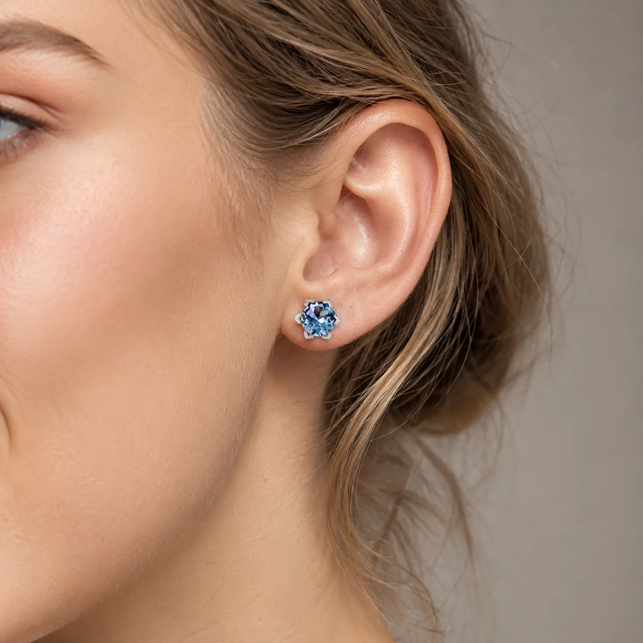 Daisini Color Change Alexandrite Stud Earrings, Sparkling Round Cut Six Prong Jewelry for Women Daily Party
