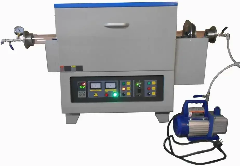 Нагревательное устройство, используемое в лаборатории вакуумной трубчатой печи.