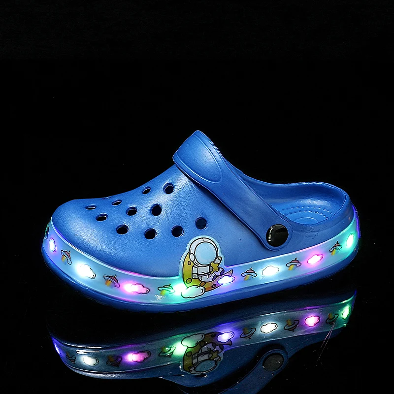 Light Sandals for Boys Blue Cartoon Printing Summer Beach Kids Shoes Outdoor Non-slip Classic Design Children's Casual Clogs