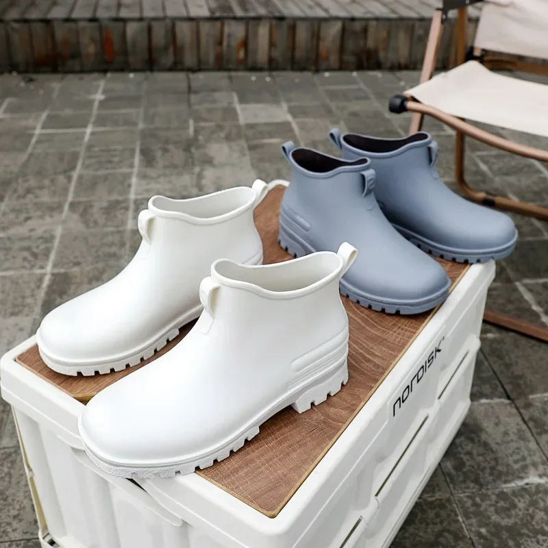 Fashion New Man Rain Shoes Waterproof Non-slip Rubber Boots Man Casual Slip-on Flats Rain Boots Male Insulated Garden Galoshes