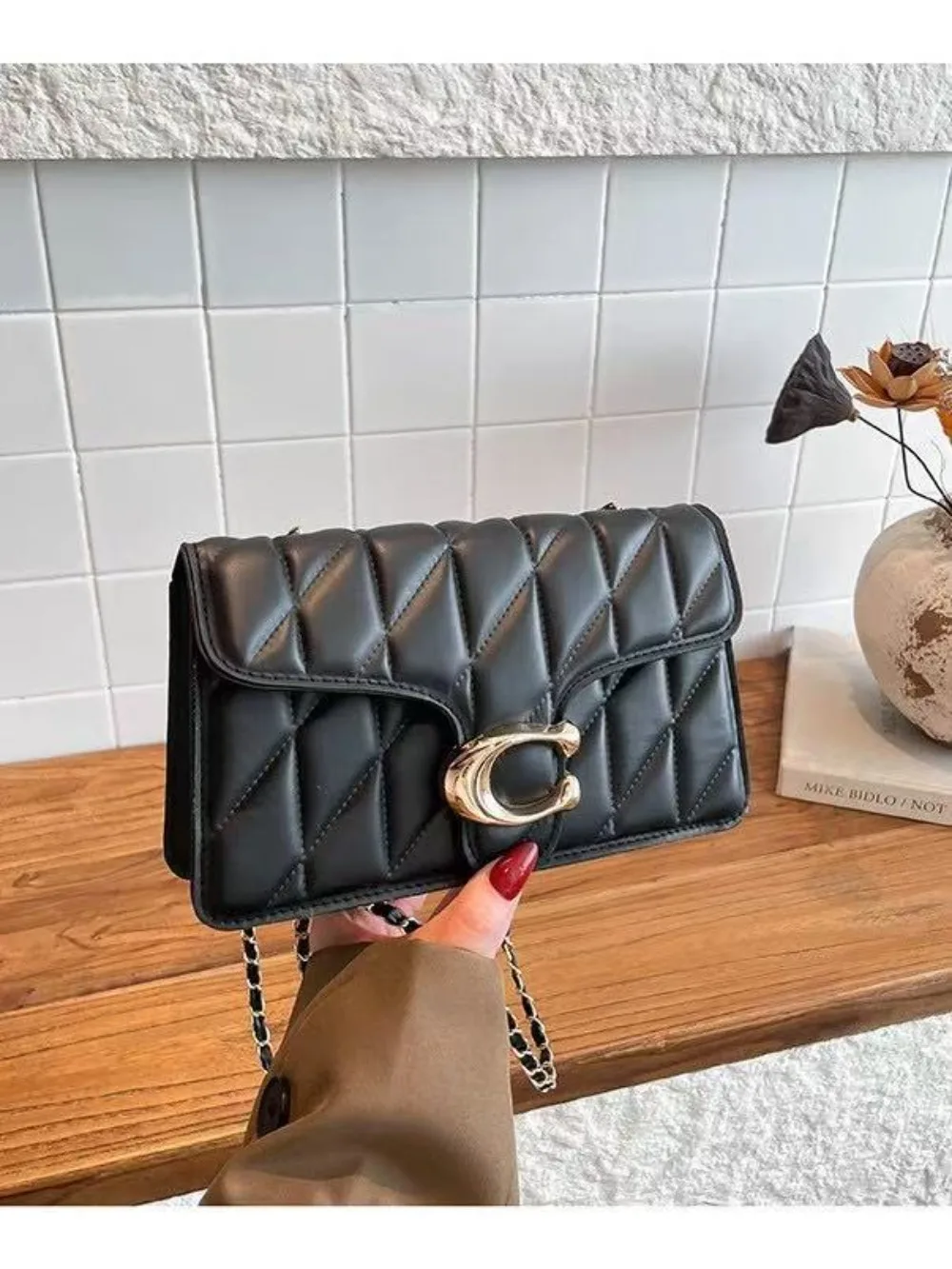 2026 Europäischer Stil Modische Retro-Luxus-Damen-Ledertasche, Einschulter-Schultertasche, Geeignet für Freizeitkleidung – Detail 6