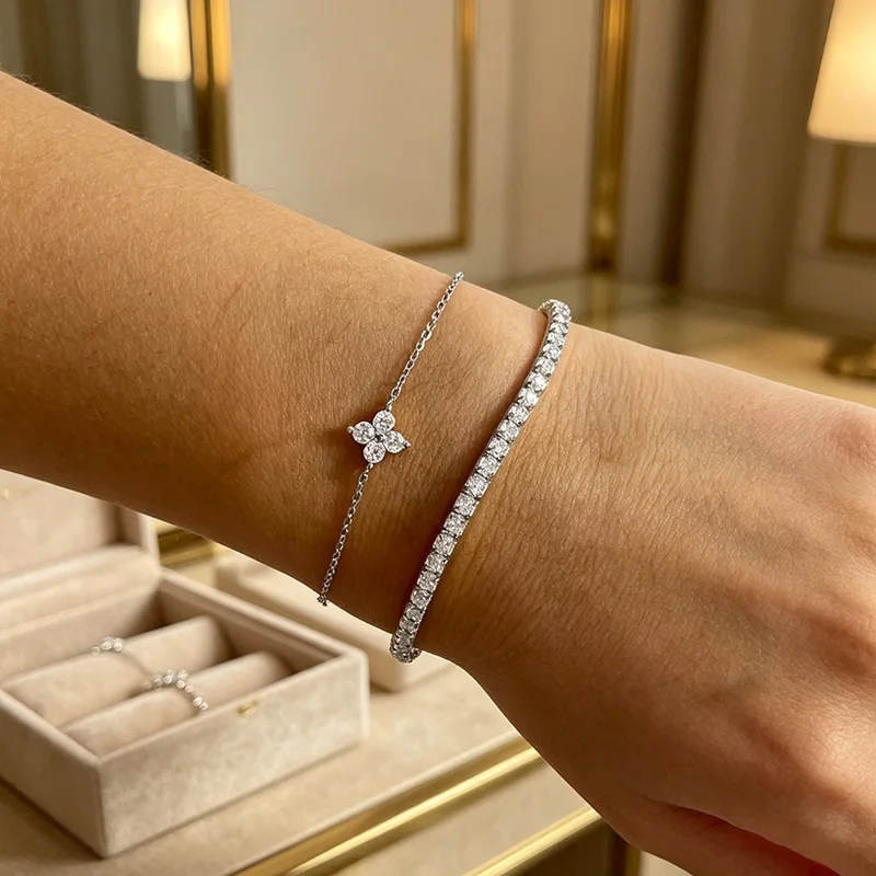 2er-Set Stapelbare Armbänder aus Edelstahl mit Kleeblatt-Design für Damen, Glänzendes Zirkonia-Tennisarmband-Set, Eleganter Schmuck – Detail 2