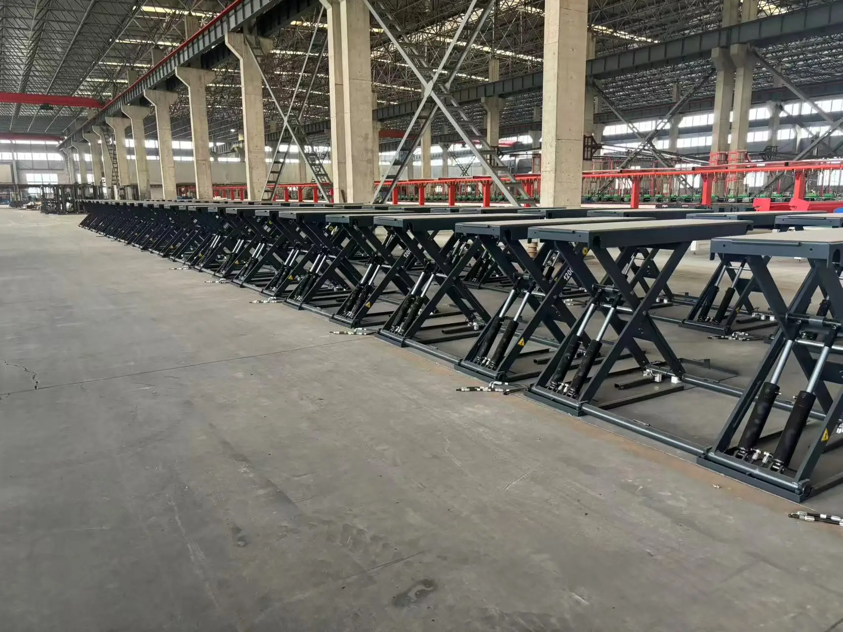 4000kg 1.2m Movable Hydraulic Scissor Car Lift With CE Certification Mobile 1.2M 1.6M Mid-position Scissor Car Lift for Sale