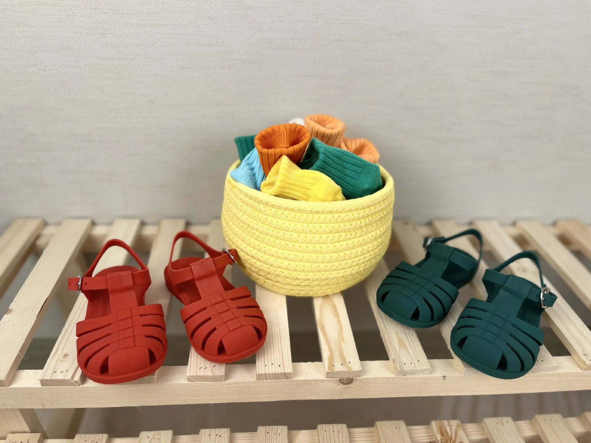 Children Summer PVC Baotou Roma Sandals Kids Boy and Girl Fashion Classical Jelly Shoes Soft Sole Flat Baby Beach Shoes SO127