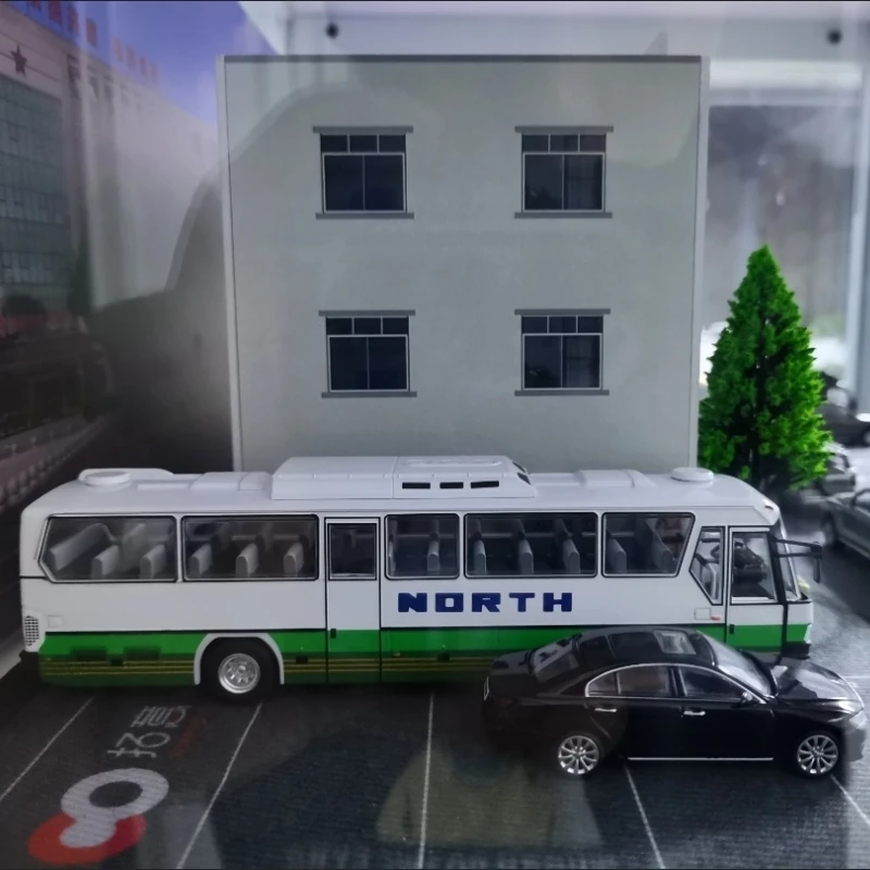 Xcartoys 1/64 North Bfc6120 Tour Bus Vehicle Alloy Car Model Diecast Scale Car Model Toys Gifts