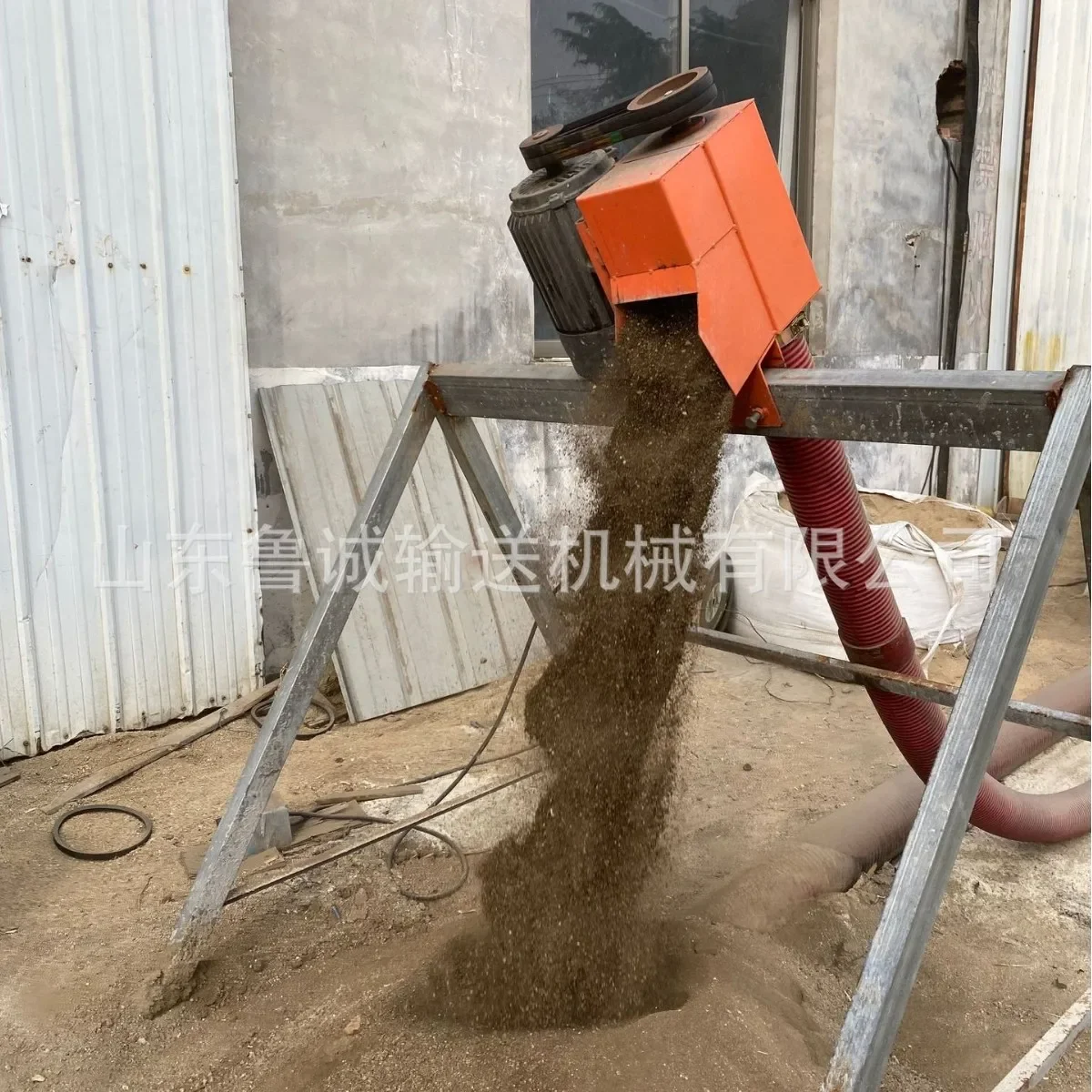 

Электрический спиральный конвейер для подачи и подъема песка, химических материалов, зерна