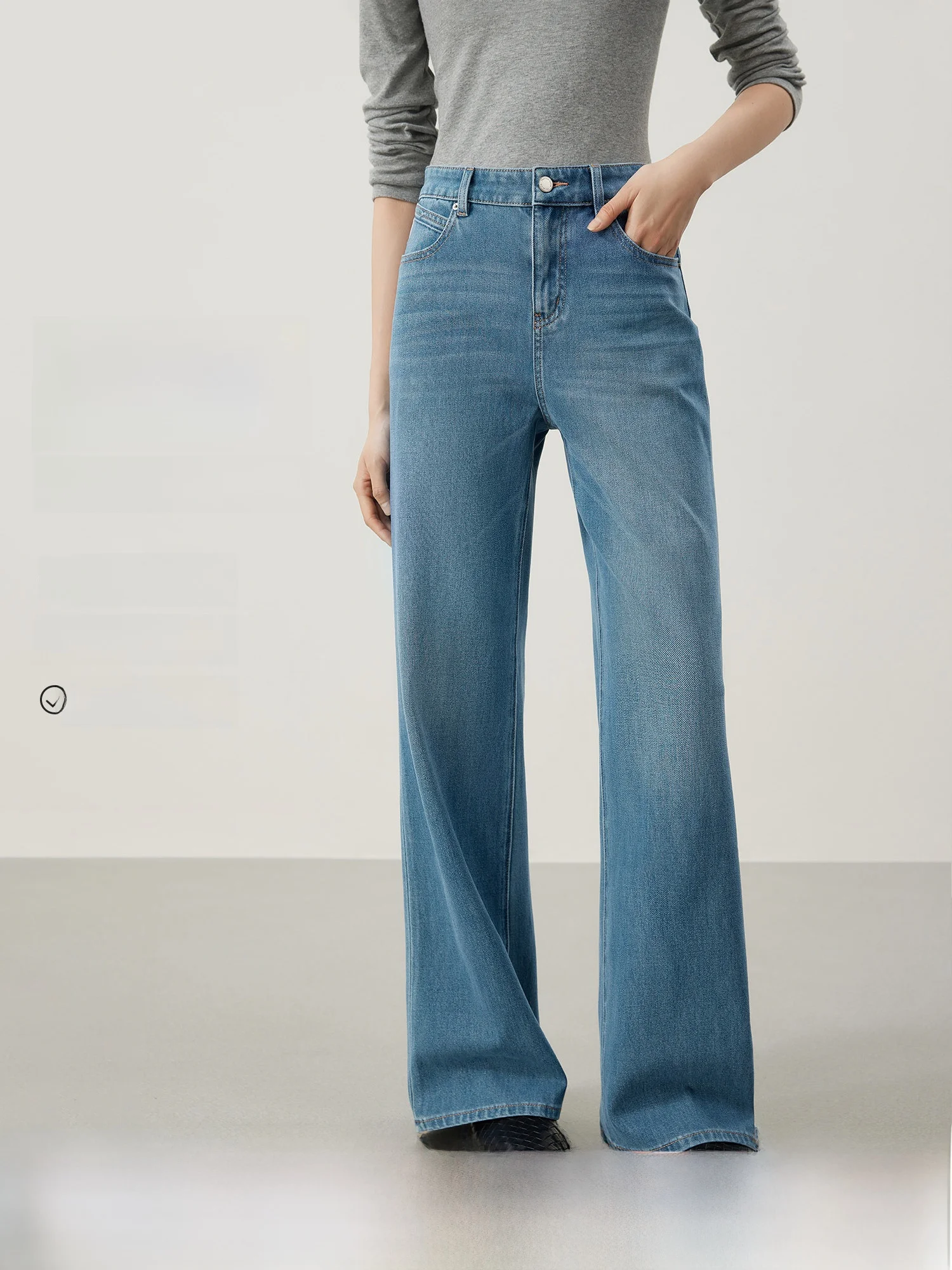

Casual Straight Leg Jeans Women's Slim Fit Bootcut Denim Jeans Light Blue Waed out Skinny Jeans Ideal Silhouette Early Spring