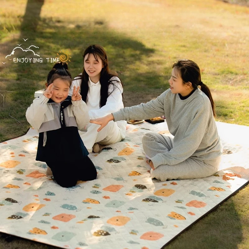 

Heavy-Duty Outdoor Mat - Extra Large Waterproof Picnic Blanket for BBQ/Camping, Non-Slip Tent Footprint with Handles