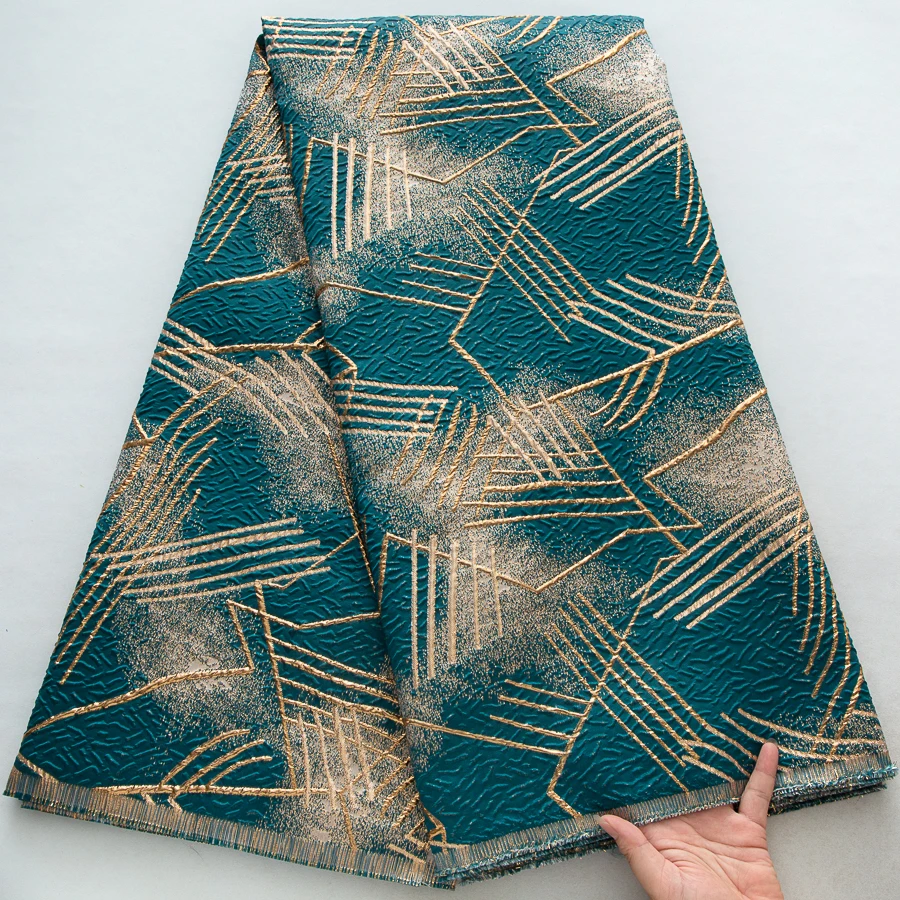 

Элегантная бирюзовая и золотая геометрическая африканская жаккардовая кружевная ткань | Материал роскошного свадебного платья и вечернего платья на 2025 год.