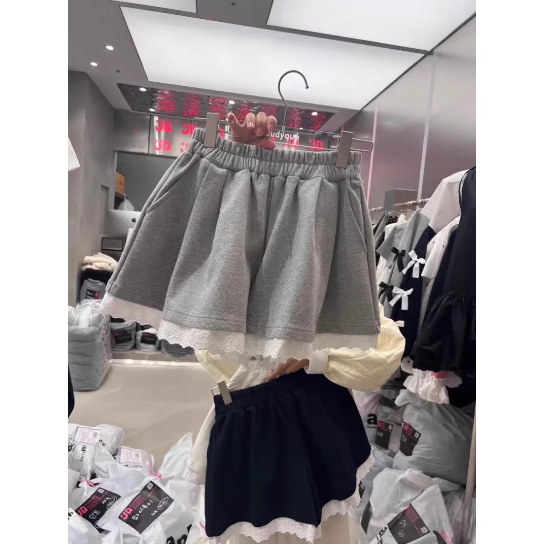 Casual Lace Trim Elastic Waist Loose Wide Leg Pants Women's Outerwear Short Trousers High Waist Polyester Fiber Spandex