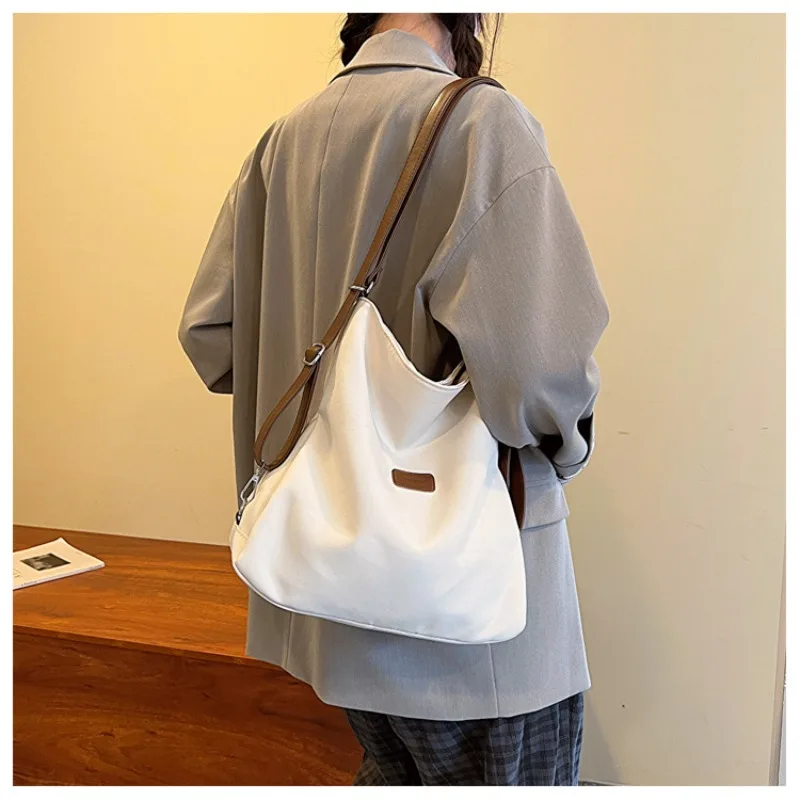 Commuting To Work Large-capacity Tote Shoulder Bag New Simple Temperament Versatile Backpack Niche Design Female Shoulder Bag