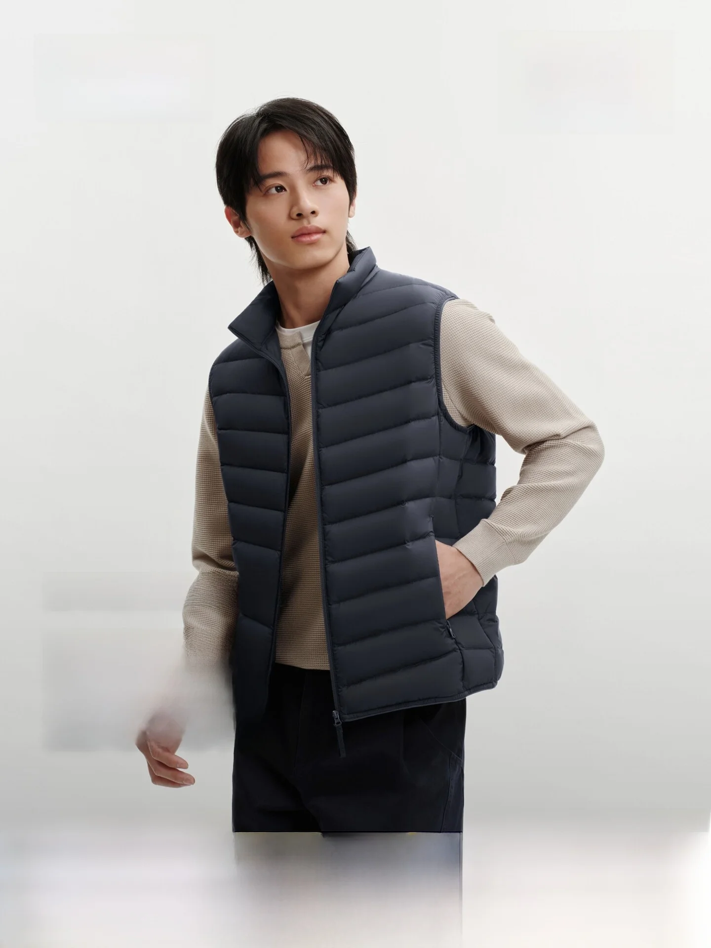 

Мужская короткая легкая теплая куртка Bosideng 2026 весна с 90% утиным пухом, воротником-стойкой, для активного отдыха, из полиэстера, на молнии