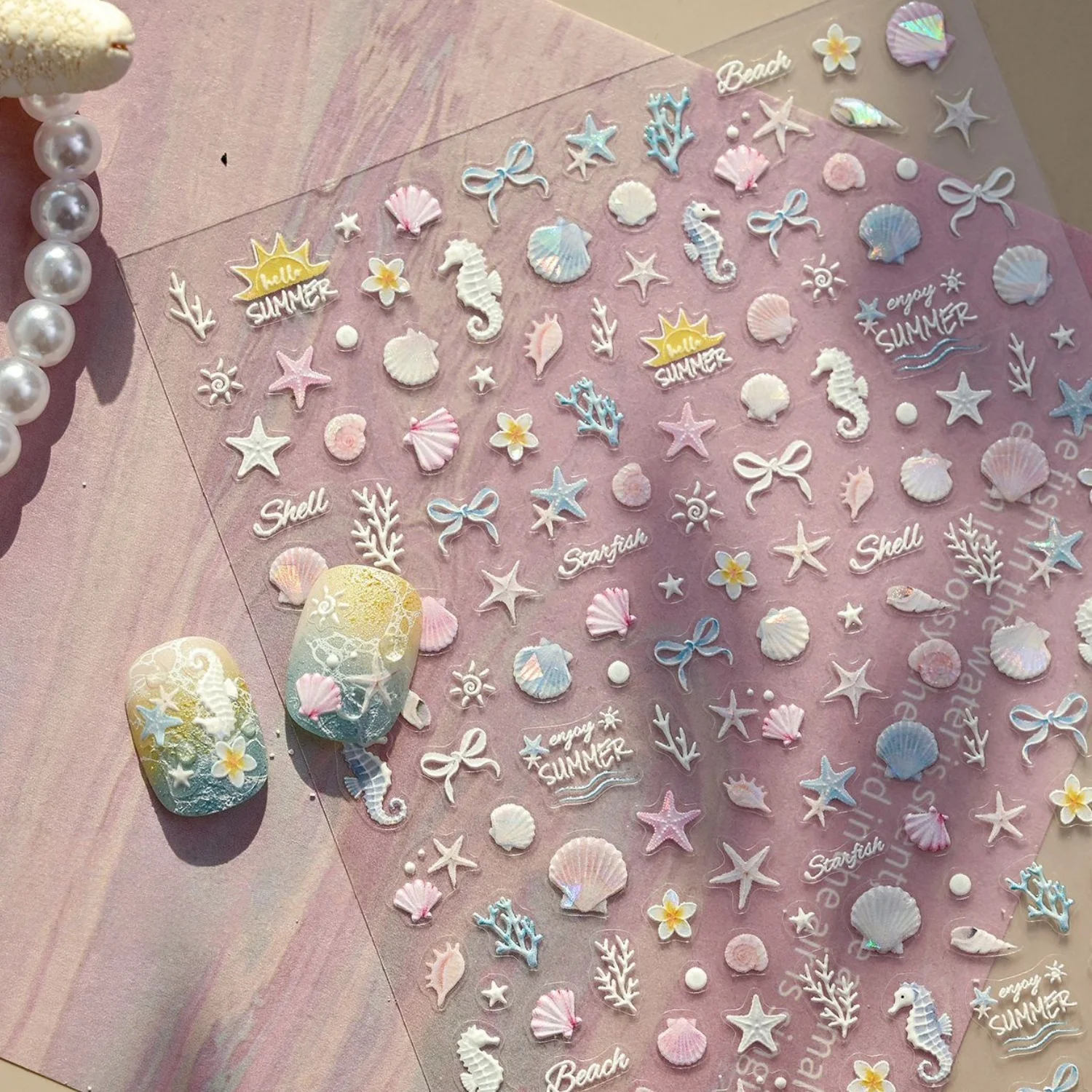 Ozean-Thema 5D Nagelaufkleber Holographische Muschel Seestern Seepferdchen Koralle Sommer Frischer Stil Geprägte Nagelsticker Maniküre-Aufkleber