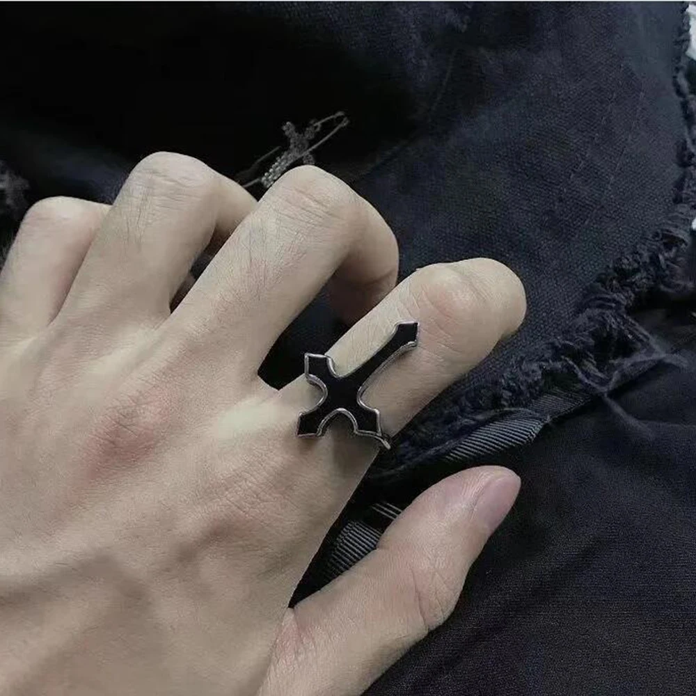20/40Pieces/Lot Wholesale Black Cross Ring For Women Jesus New Style Men\'s Trendy Vintage Punk Metal Religious Rings Party Gift