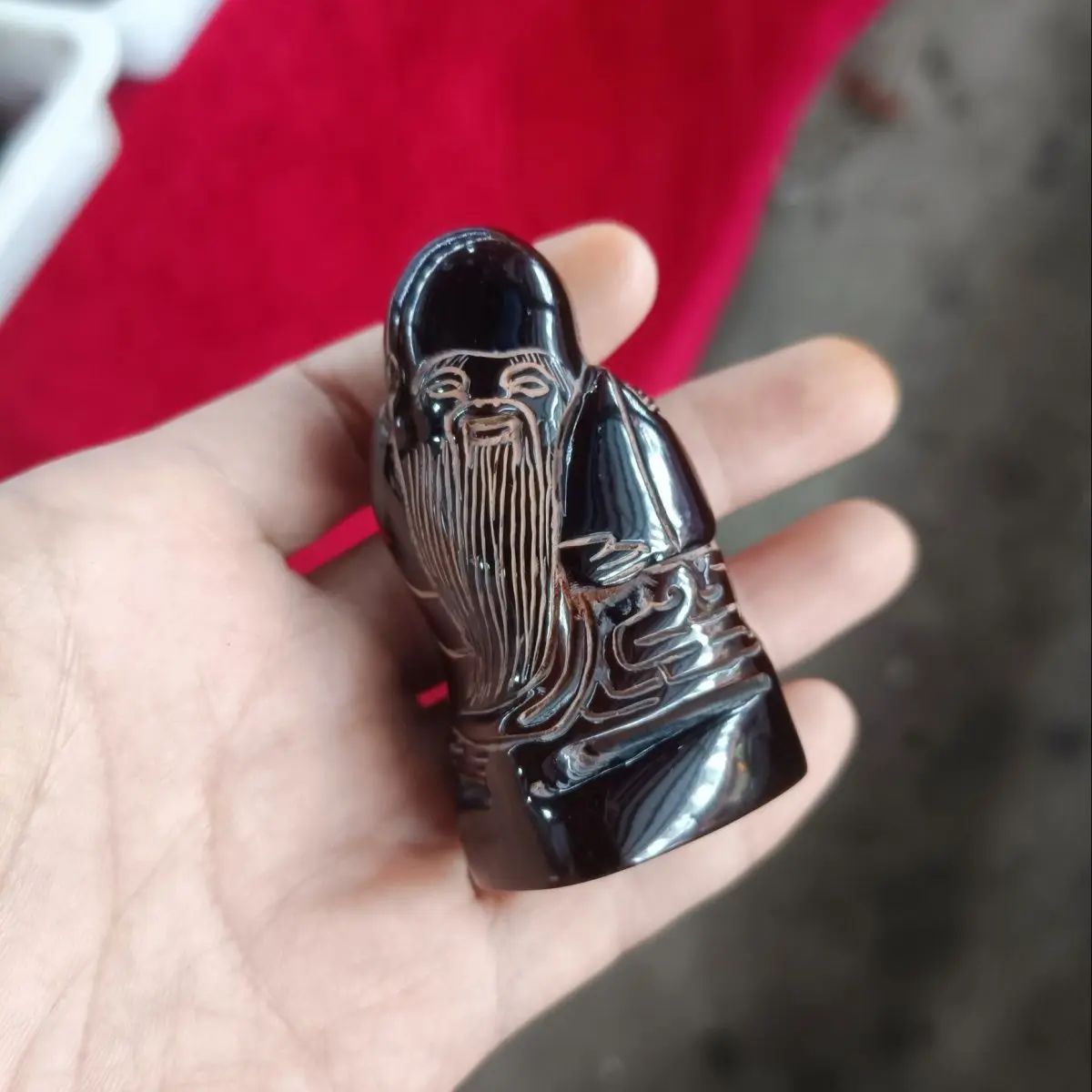 Ox horn Carved Long-bearded old man Statue Ornaments Craft Gift