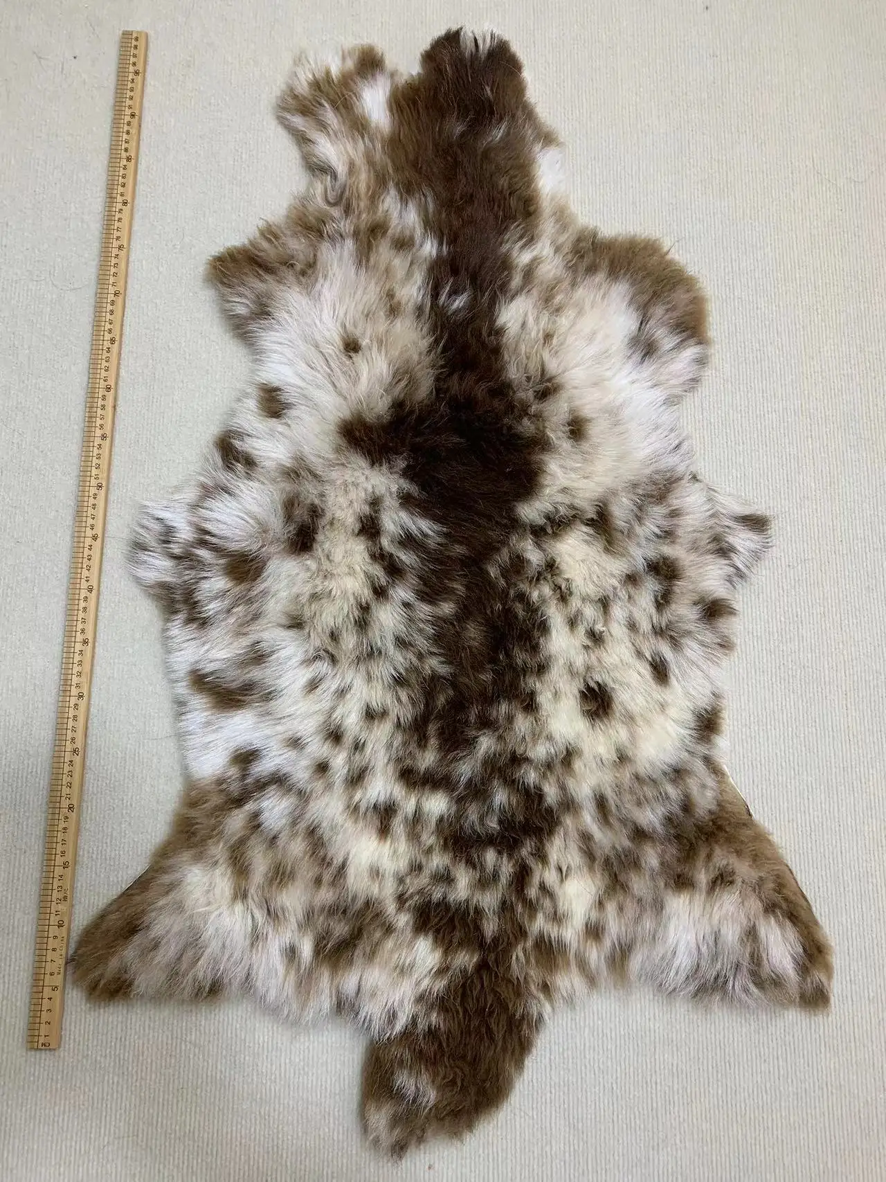 

Unique fur, unbleached natural flower sheep leather, Home Decor, puffy fuzzy,real fur,fine velvet curly hair, chair cushion