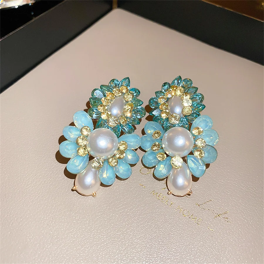 Vintage Style Flower Pearl Drop Earrings for Women Blue Crystal Dangle Earrings Ladies Jewelry Accessories