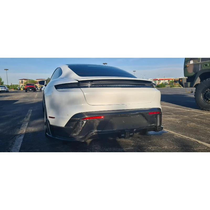 Hot Selling Dry Carbon Aero Refit Components Taycan S Deformation Resistant Rear Bumper Diffuser Exterior Styling Parts