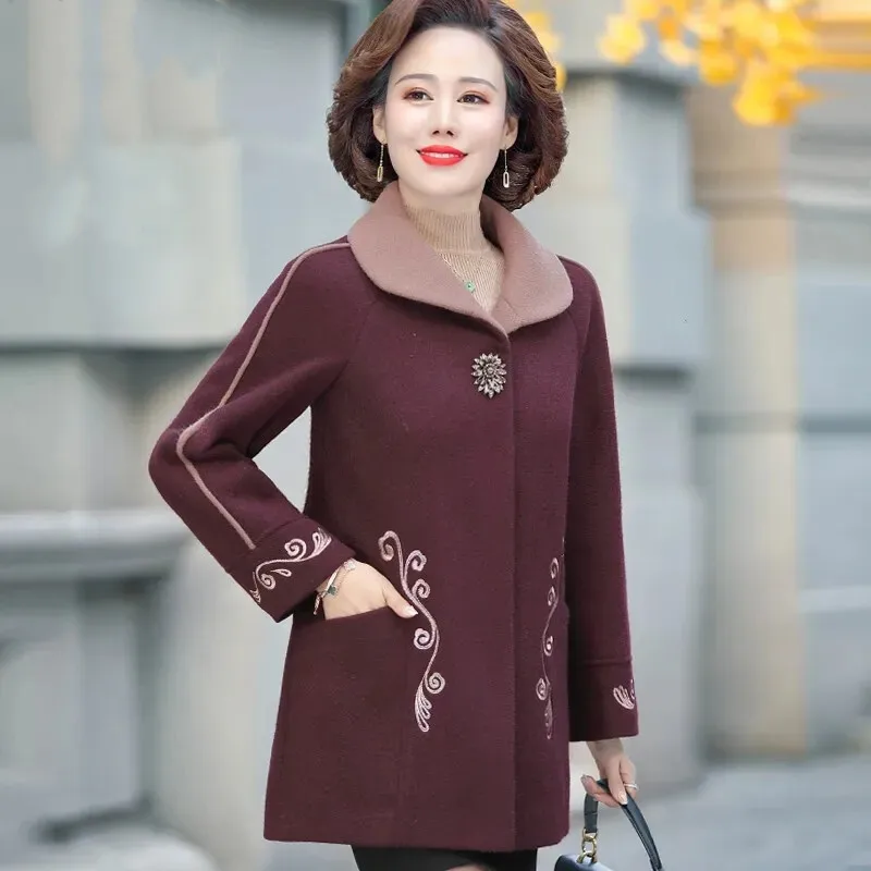 NEW Mother Winter Coat Middle-aged Elderly Women Woolen Coats Quilted Cotton Thick Warm Jacket Embroidery Female Elegant Outwear