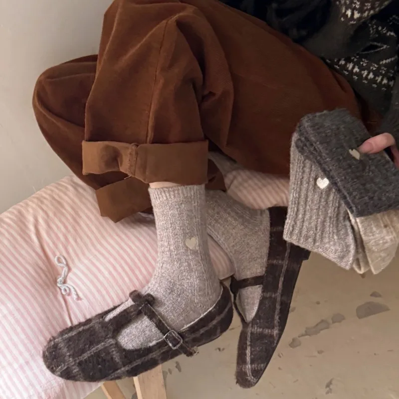 

Winter Thickened Wool Mid Tube Socks Women's Cute Heart Embroidery Double Needle Socks Fashion Casual Breathable Sock