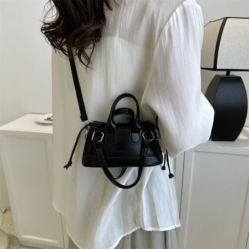 2023 New Fashion Women\'s Bag New Commuter Shoulder Bag Pu Leather Chain Handbag Women\'s Luxury Crossbody Bag Underarm Bag