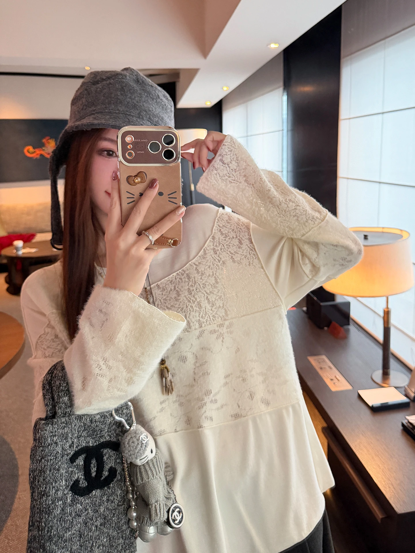 

Белая футболка с кружевными вставками и эффектом волнистого края, свободного кроя, в корейском стиле, для повседневной носки, женская.